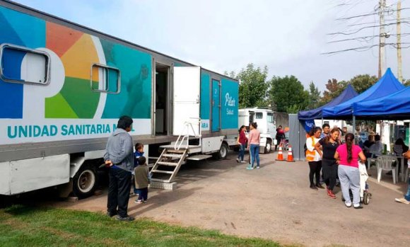 Vacunación y controles médicos llegan a un barrio de Derqui