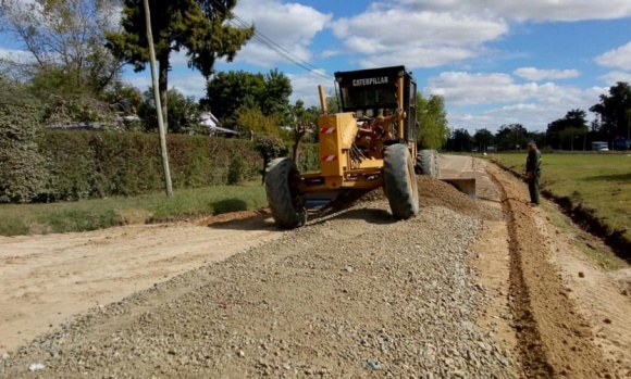 Continúan las mejoras sobre calles en el barrio Luchetti de Manzanares