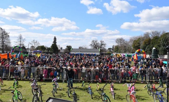 Multitudinario festejo del Sindicato de Camioneros por el Día del Niño