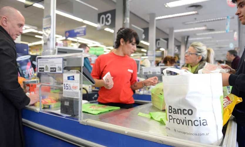 Vuelven los miércoles de descuentos en supermercados para clientes del Banco Provincia