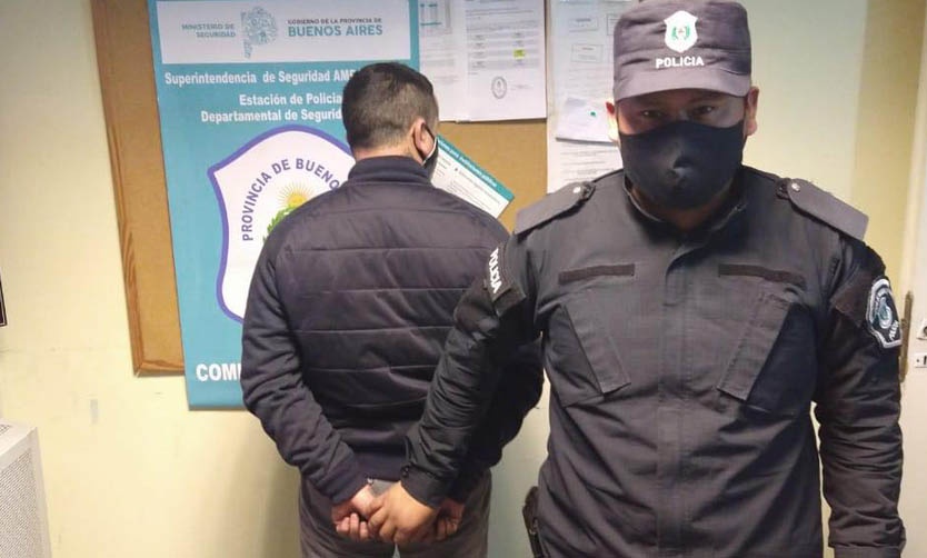 Detienen a dos delincuentes que habían cometido un robo en Villa Rosa