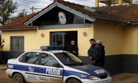 Detienen a menor por robar herramientas de una casa