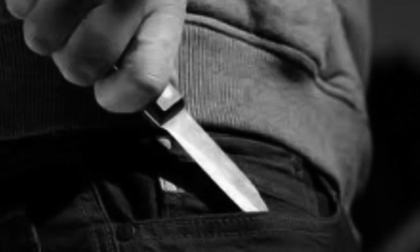 Un detenido por atacar con un cuchillo y golpear a dos mujeres para robarles
