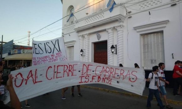 Vuelve la lucha contra el cierre del profesorado de Historia