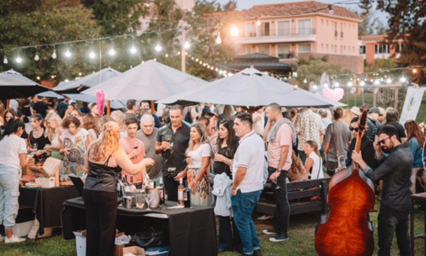 Llega una nueva Feria de Vinos de La FabrikHa en Pueblo Caamaño