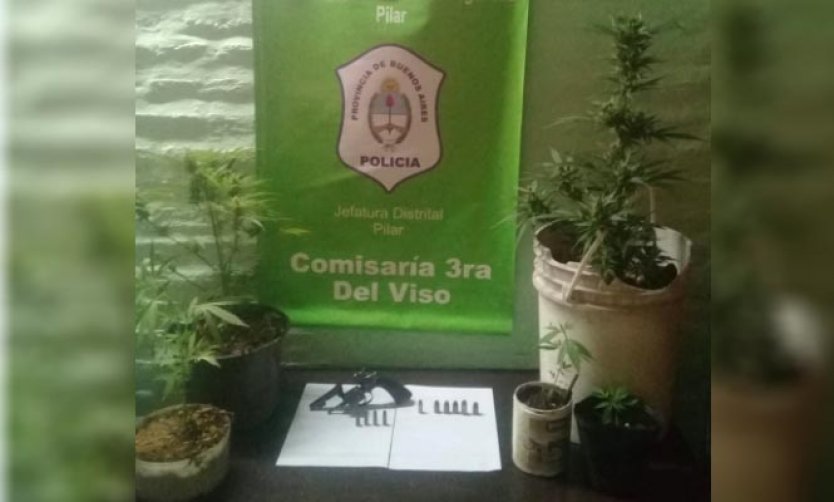 Desarticulan a una pareja de delincuentes que vendía armas y drogas en Del Viso