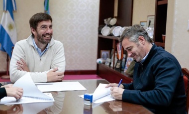 Achával mantuvo un encuentro en Mercedes con el intendente Ustarroz