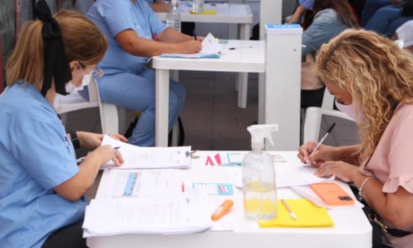 En una sola jornada se aplicaron 800 vacunas contra el coronavirus en Pilar