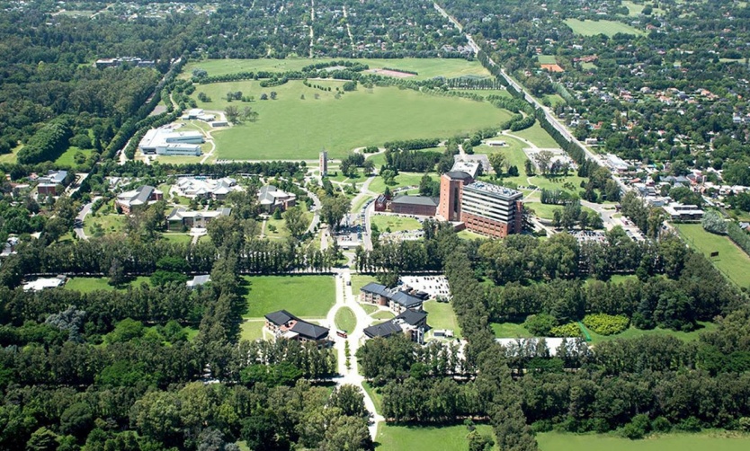 La Austral, 1° Universidad de gestión privada del país en Derecho, Medicina y en Negocios