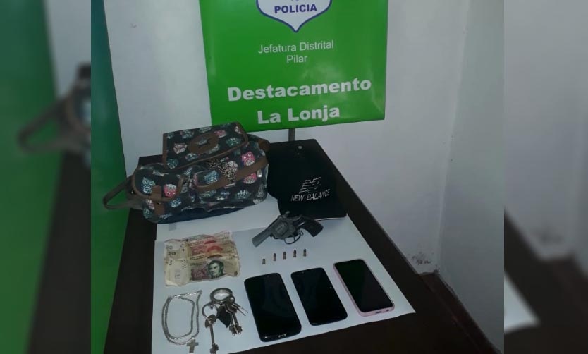 Ladrón armado intentó robar a una mujer en la puerta de un jardín