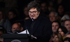 Milei anunció la reducción “permanente” de varias retenciones a los granos y la carne