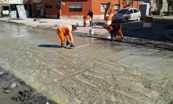 El Municipio llega con obras al centro de Manuel Alberti