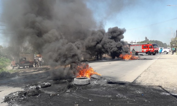 Vecinos cortaron la ruta 26 en rechazo a ser desalojados