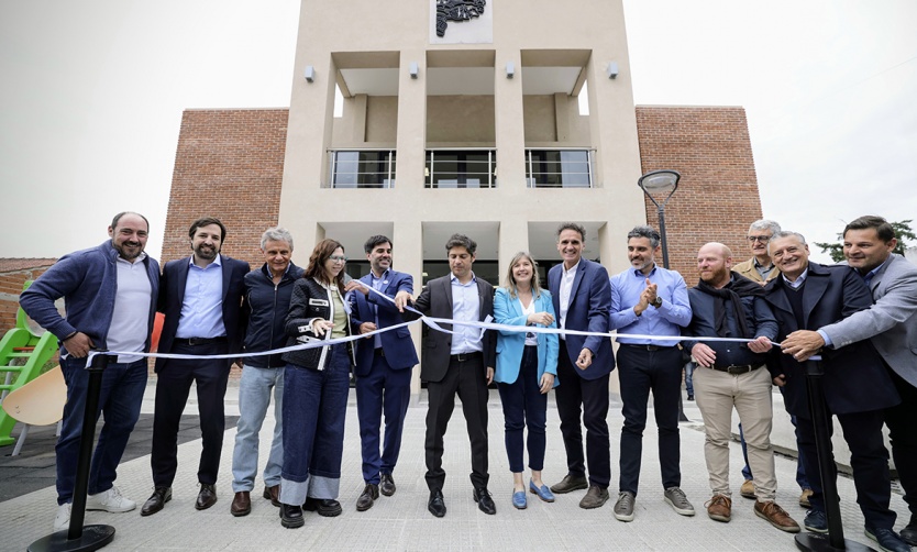 Kicillof entregó viviendas e inauguró obras de infraestructura en materia de educación y salud