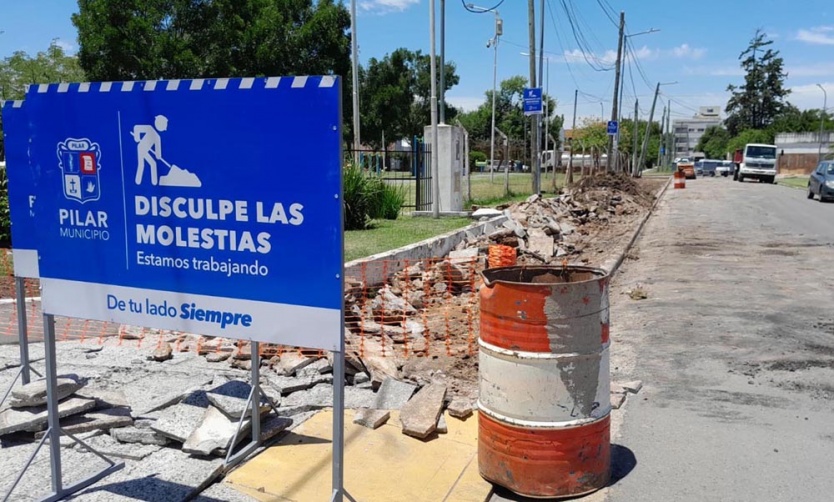 Arrancó plan de embellecimiento con renovación de veredas en centro de Pilar