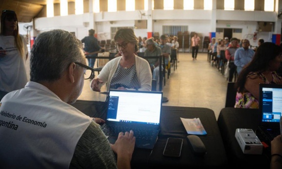 Operativos en Pilar para anotar a personas en el registro de subsidios a la energía