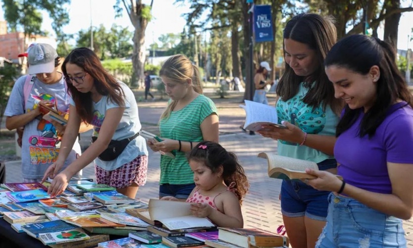 Vuelven a las plazas los encuentros de intercambio comunitario de libros