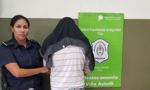 Detienen a un hombre acusado de masturbarse delante de una joven en un colectivo