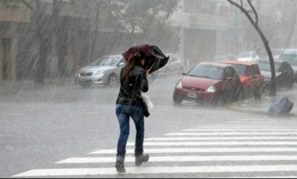 Lanzan recomendaciones por lluvias y vientos fuertes