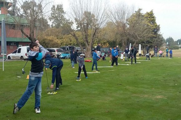 La Escuela Municipal de Golf potenció su oferta y sigue creciendo