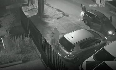 Delincuentes armados asaltan a una pareja que iba con un niño y le roban el auto en José C. Paz