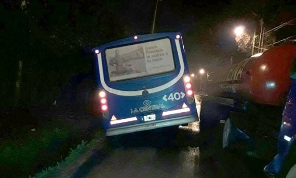 Por el desvío del tránsito, una calle de acceso al Hospital Pediátrico de Del Viso quedó destruida