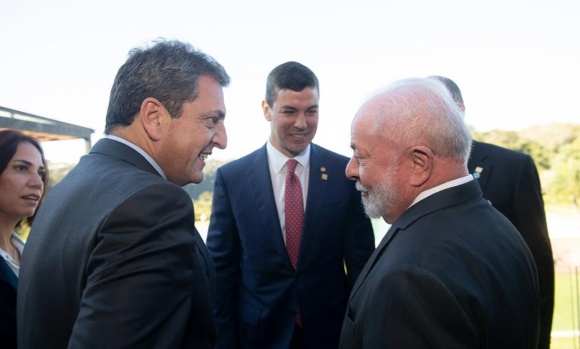 Massa con presidentes en Iguazú