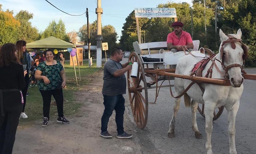 Vecinos “festejaron” que ya se cumplió un año sin pasar el colectivo en Zelaya