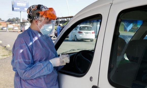 Récord absoluto de casos de coronavirus en Pilar: 1.318 nuevos contagios