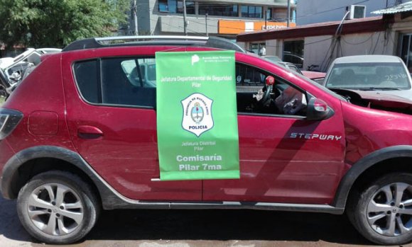 Detienen a delincuente que se dedicaba a robar ruedas de autos estacionados en colectora