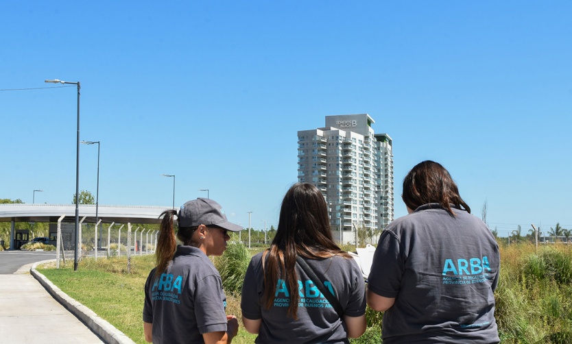 Arba intimó por evasión a dueños de torres de lujo que tributaban como baldíos