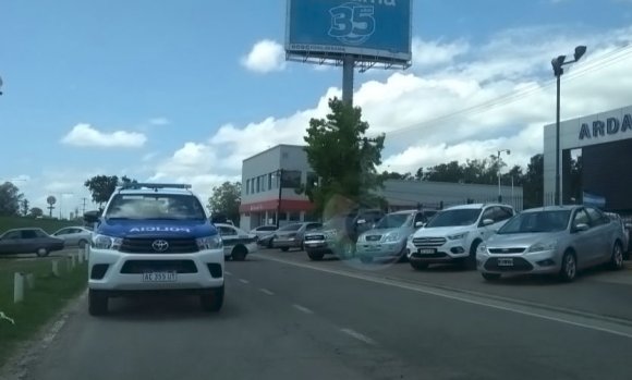 Salidera, robo y feroz tiroteo en un banco de Pilar