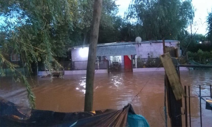 Las lluvias siguen complicando a Pilar y vuelven a registrarse inundaciones