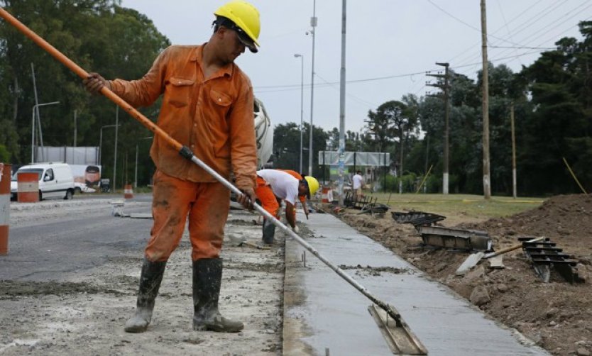 Funcionarios recorrieron las obras de repavimentación y ampliación de la Ex Ruta 8