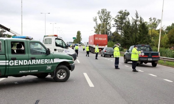 Achával y otros intendentes de la región le pidieron a Nación más efectivos federales