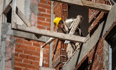 La venta de insumos para la construcción retrocedió un 12,1% mensual en mayo