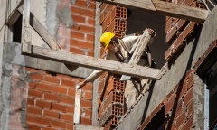 La venta de insumos para la construcción retrocedió un 12,1% mensual en mayo