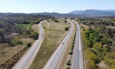 Privatización de rutas: el Gobierno firmó los contratos para su traspaso y mantenimiento