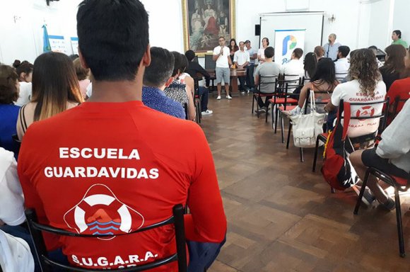 Se graduaron 10 nuevos alumnos de la Escuela Municipal de Guardavidas