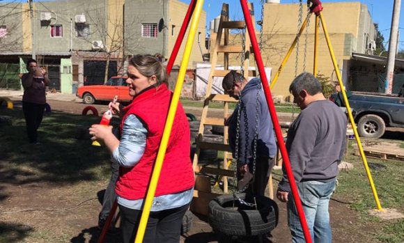 La Comuna y voluntarios realizaron tareas de mejora y mantenimiento en un barrio de Pilar