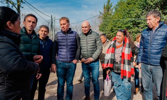 Santilli de recorrida por Pinazo: "Tenemos el mejor equipo para gobernar la provincia"